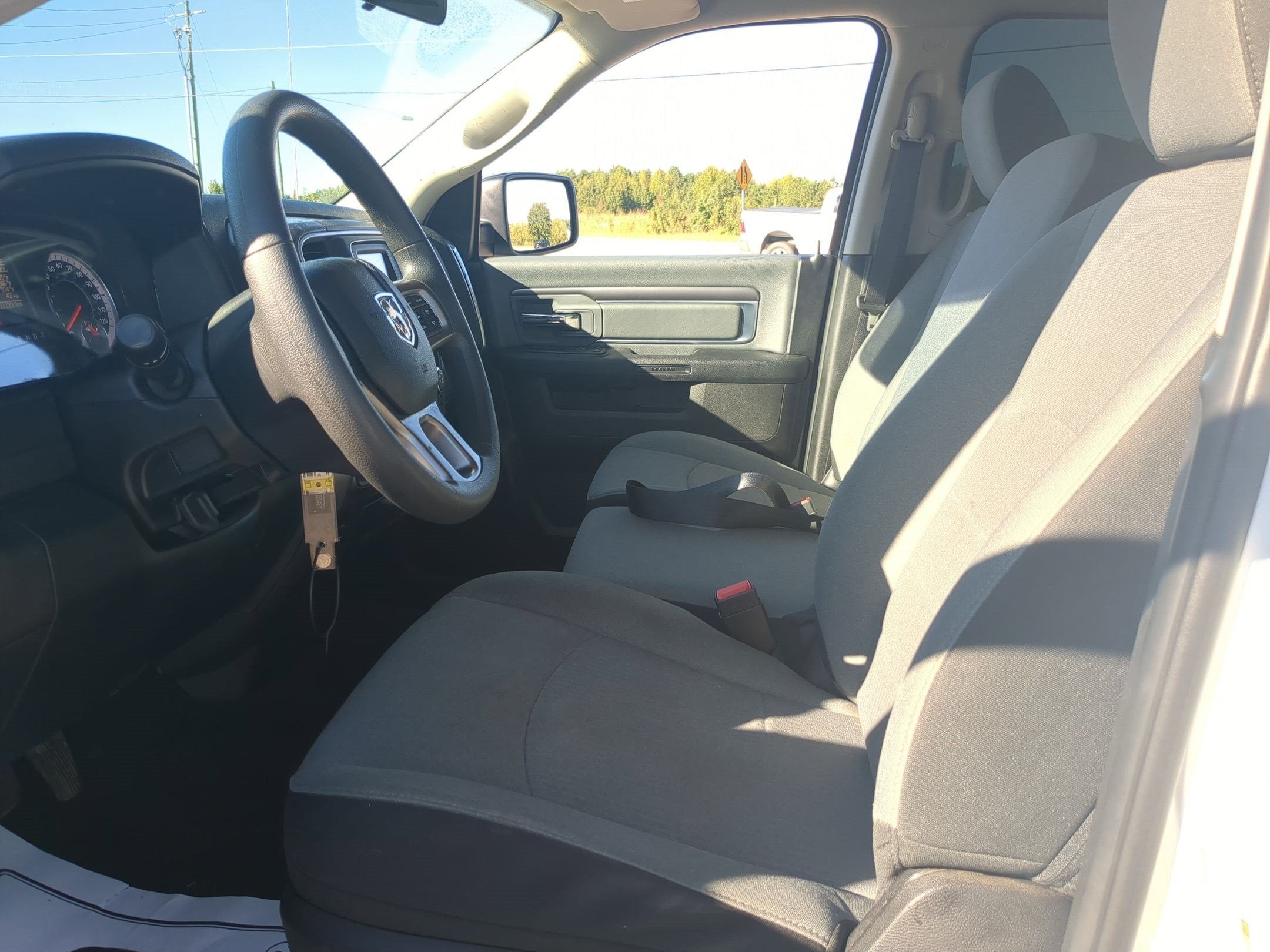2024 RAM 1500 Classic SLT Quad Cab 4x2 6'4' Box
