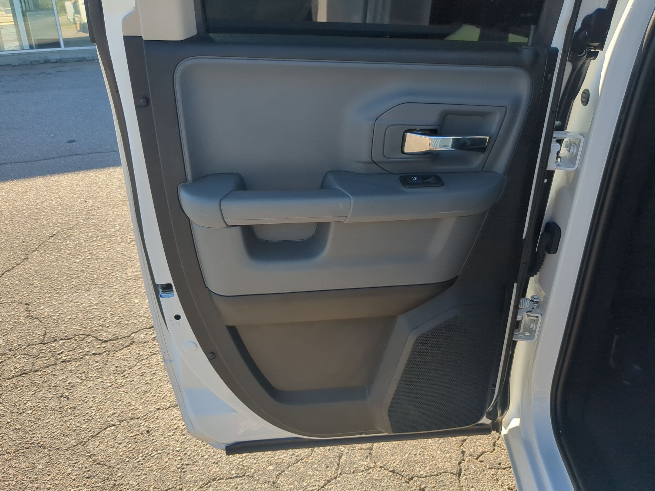 2024 RAM 1500 Classic SLT Quad Cab 4x2 6'4' Box