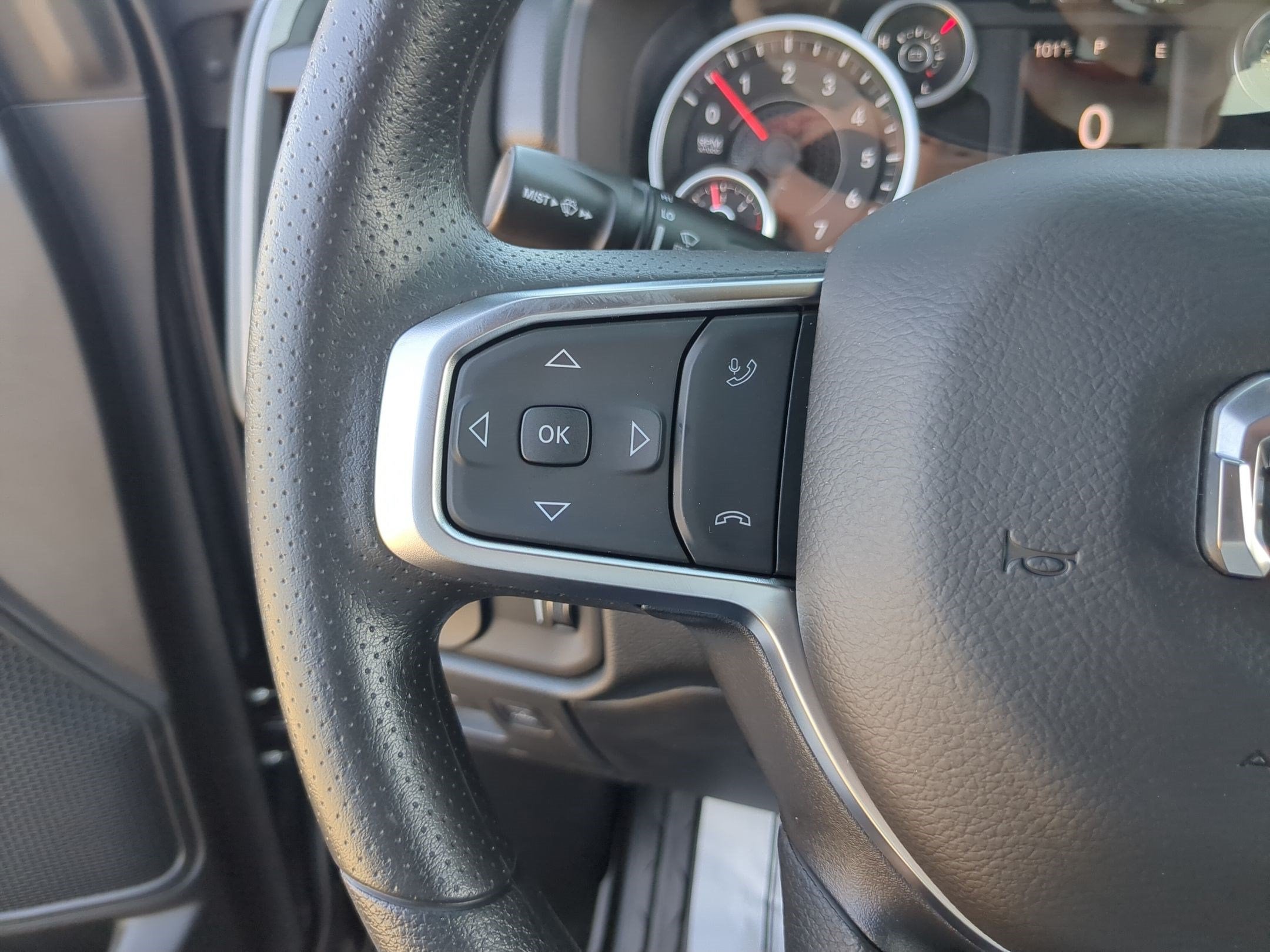 2027 RAM 1500 RAM 1500 TRADESMAN CREW CAB 4X4 5'7' BOX