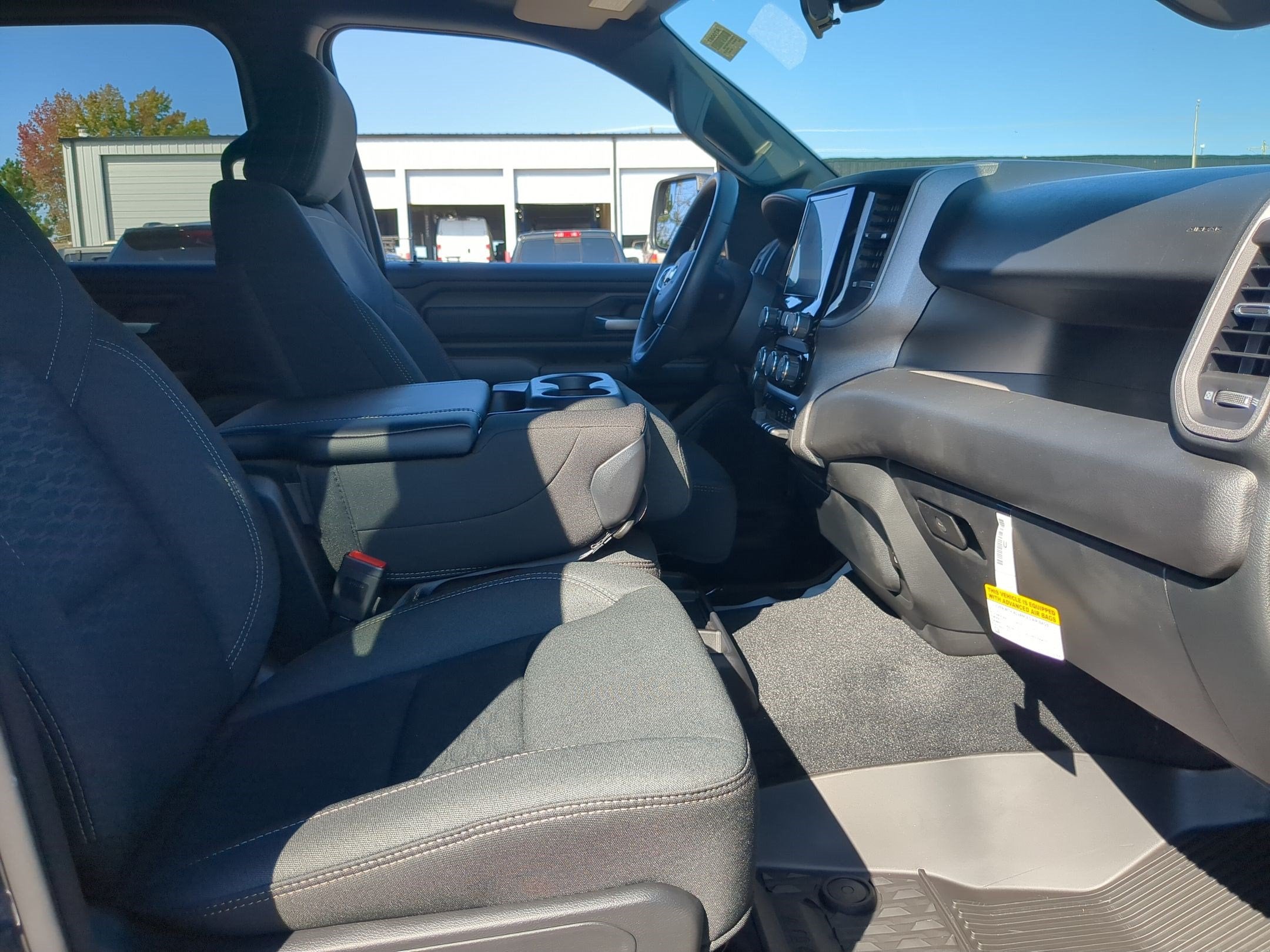 2027 RAM 1500 RAM 1500 TRADESMAN CREW CAB 4X4 5'7' BOX
