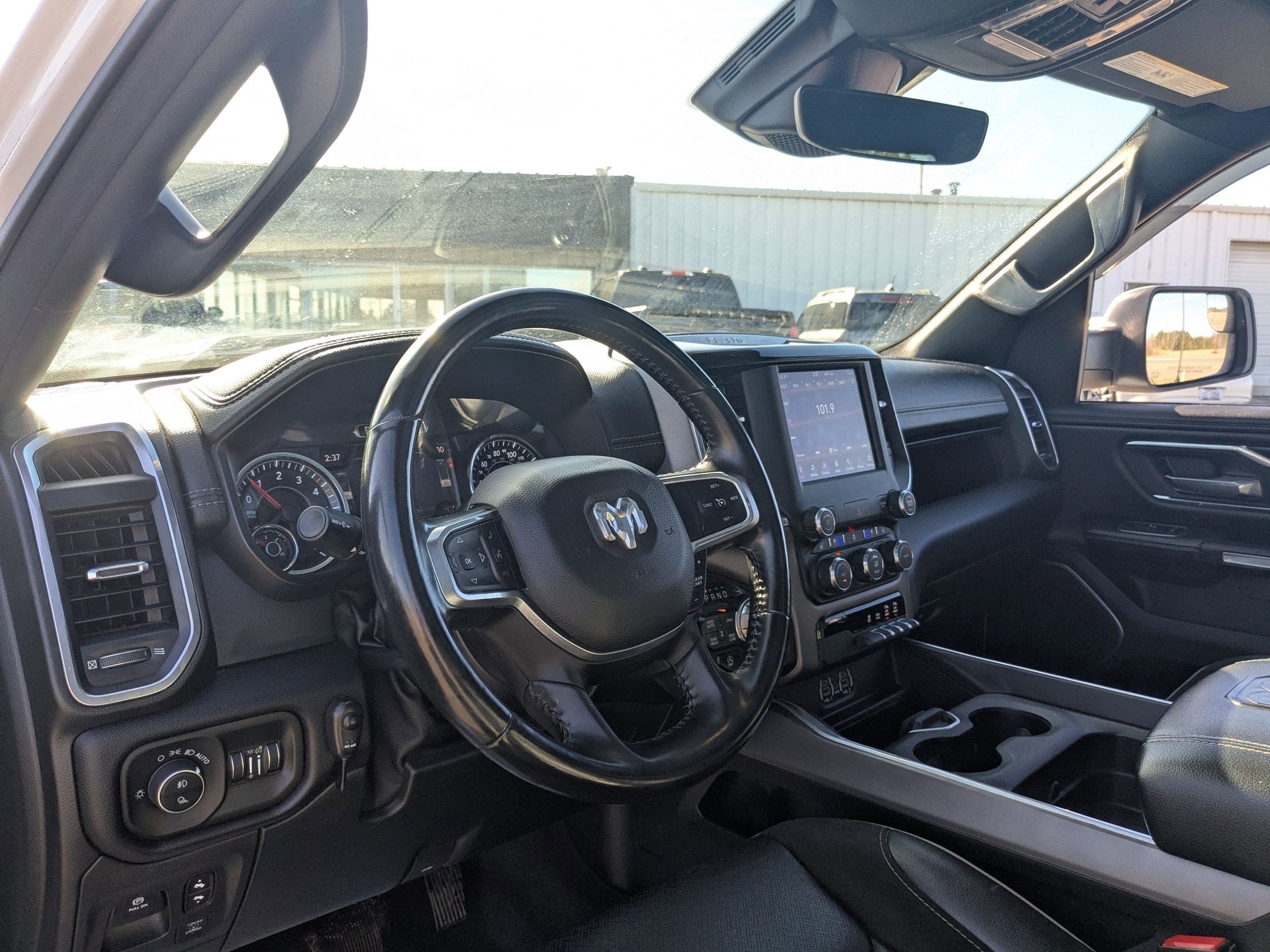 2021 RAM 1500 Laramie Crew Cab 4x4 5'7' Box