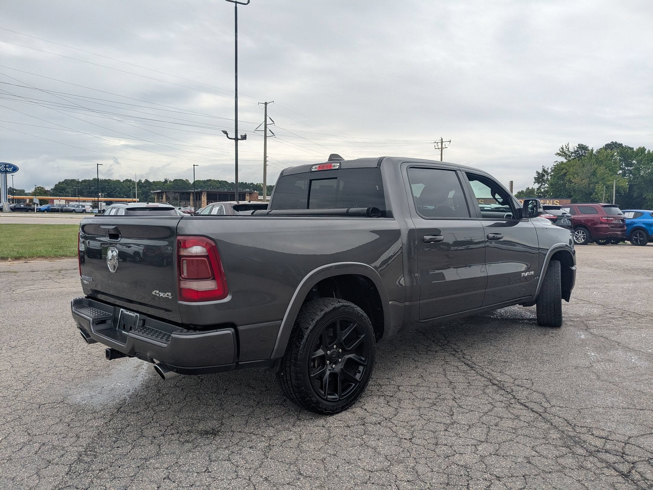 2022 RAM 1500 Laramie Crew Cab 4x4 5'7' Box