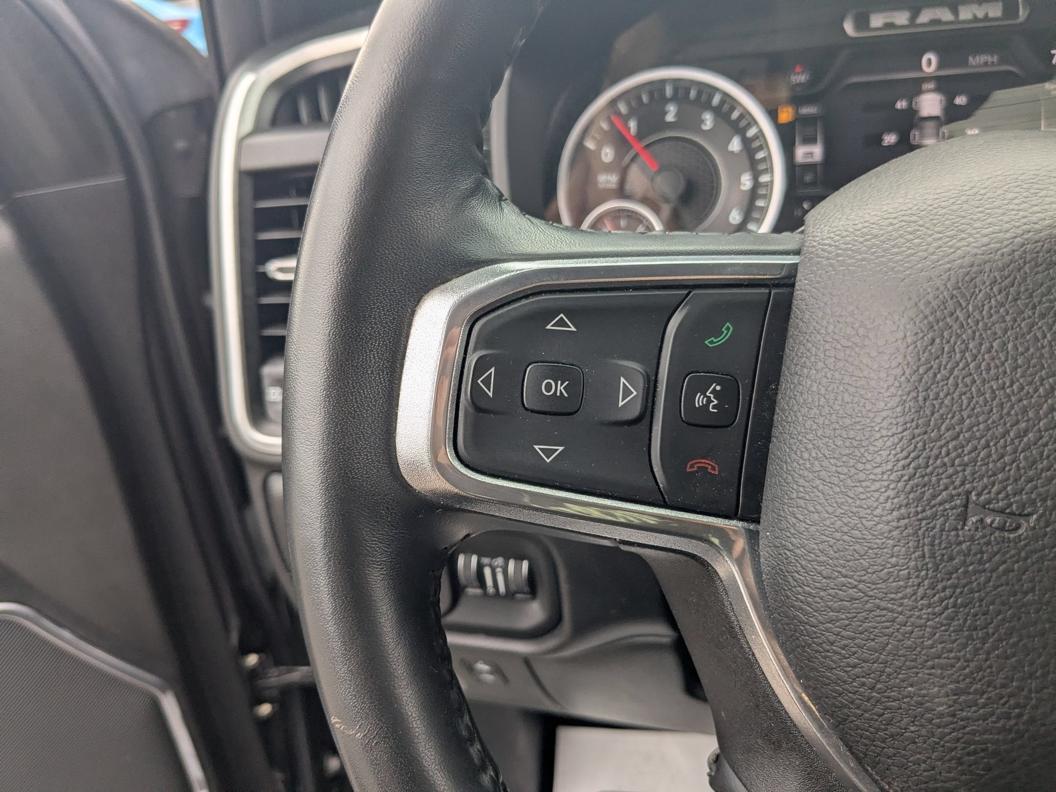 2022 RAM 1500 Laramie Crew Cab 4x4 5'7' Box