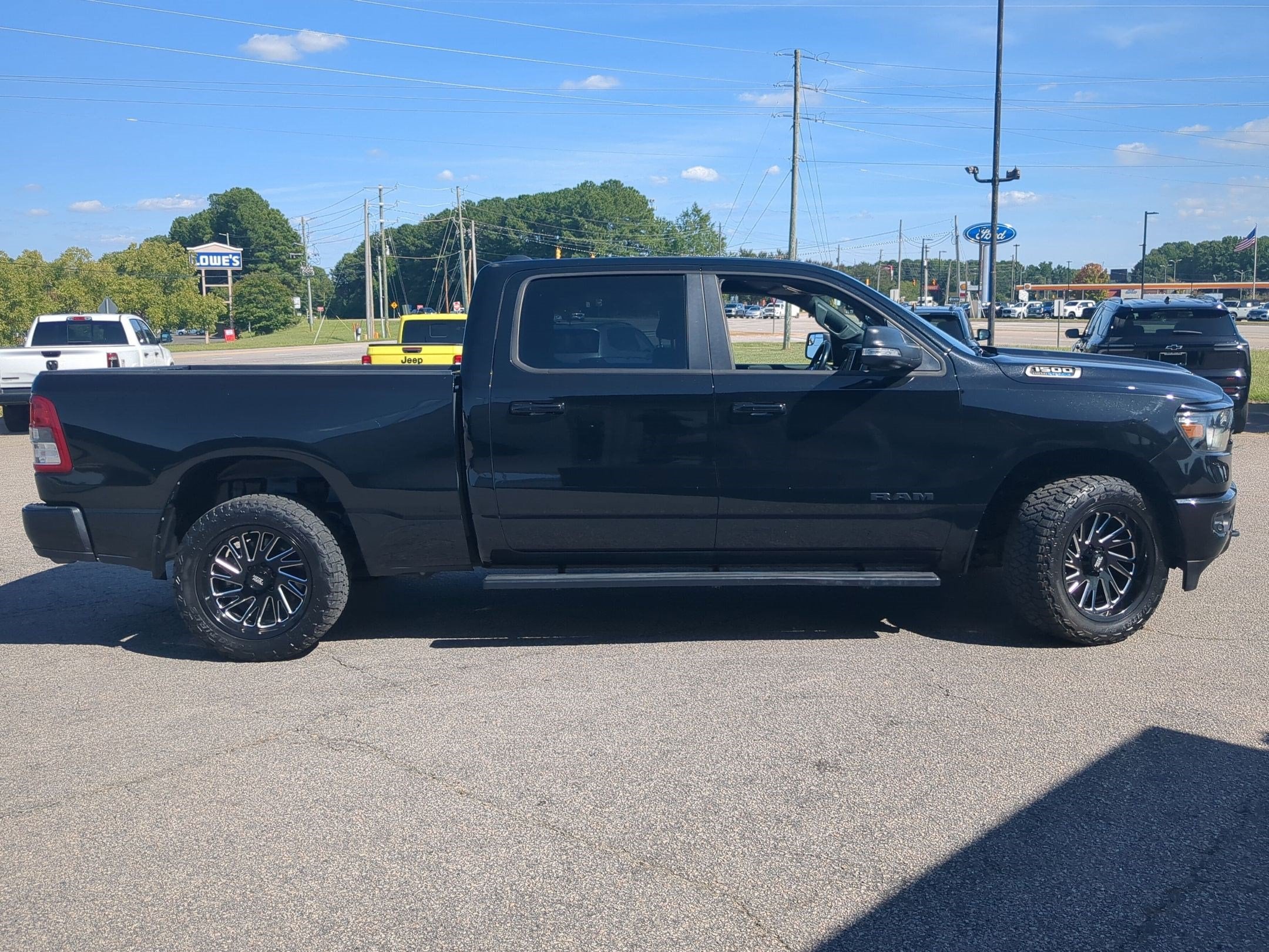 2022 RAM 1500 Big Horn Crew Cab 4x4 6'4' Box
