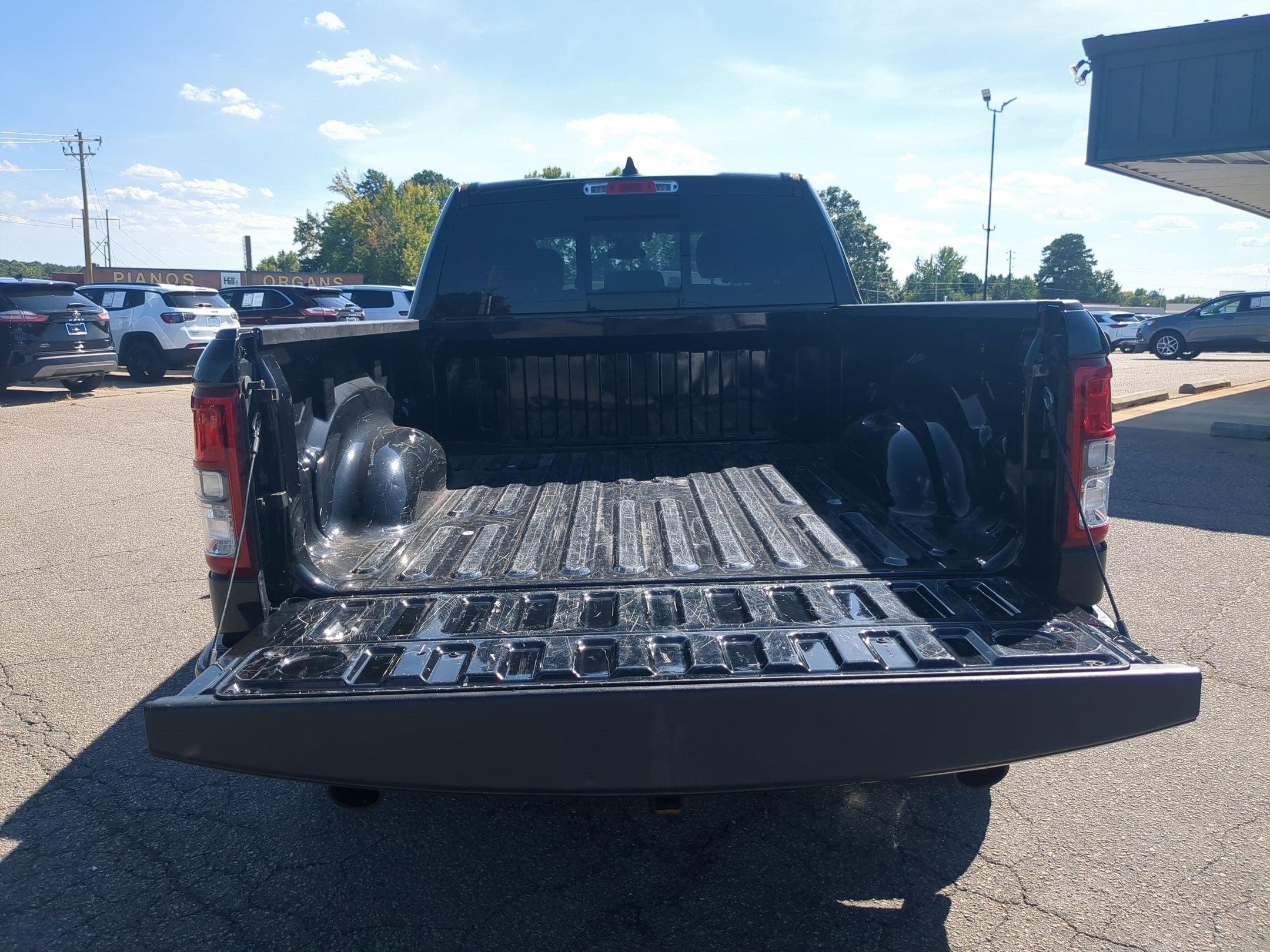 2022 RAM 1500 Big Horn Crew Cab 4x4 6'4' Box