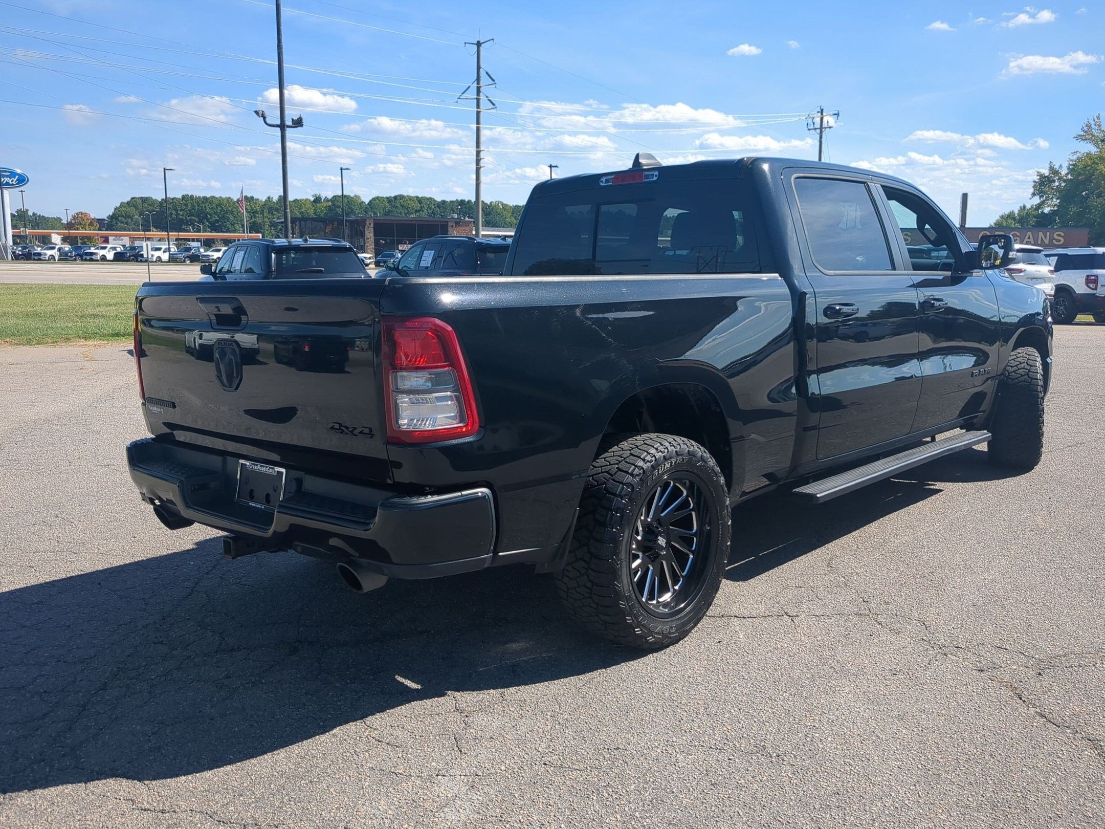 2022 RAM 1500 Big Horn Crew Cab 4x4 6'4' Box