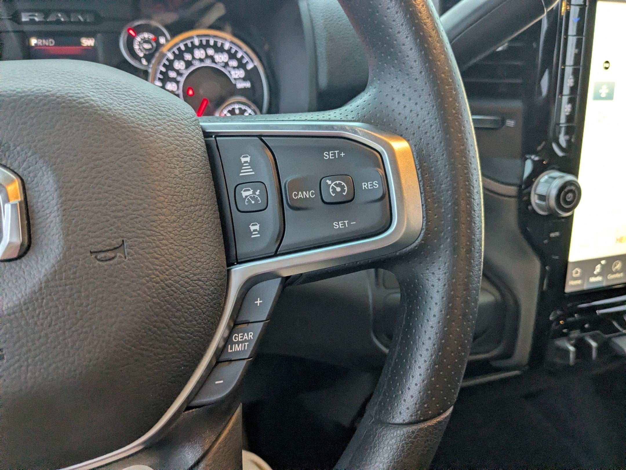 2026 RAM 3500 RAM 3500 TRADESMAN CREW CAB 4X4 8' BOX