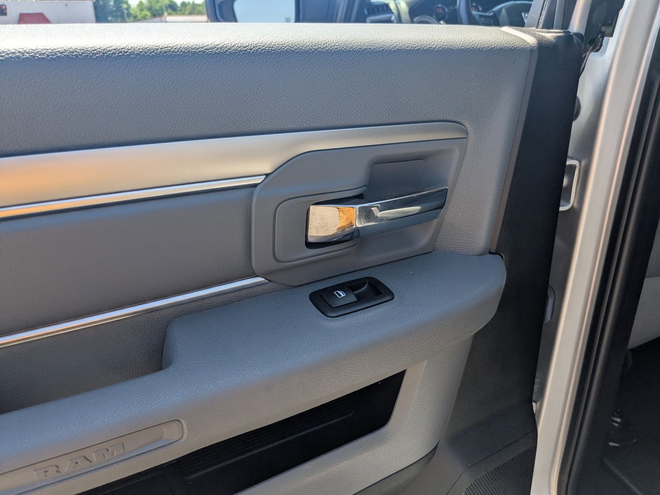 2018 RAM 1500 Big Horn Crew Cab 4x4 5'7' Box