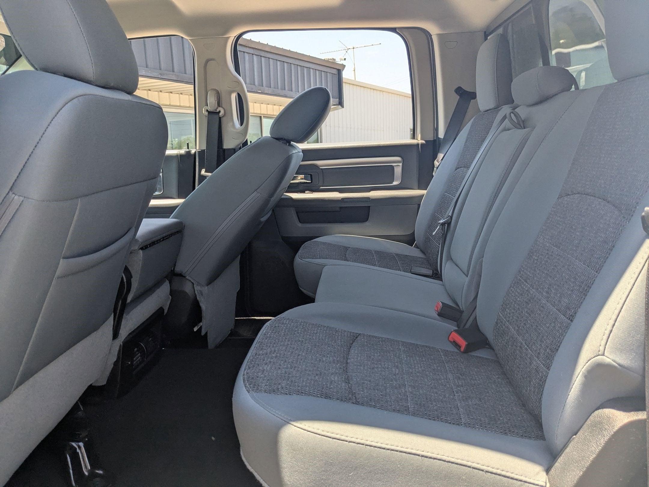 2018 RAM 1500 Big Horn Crew Cab 4x4 5'7' Box