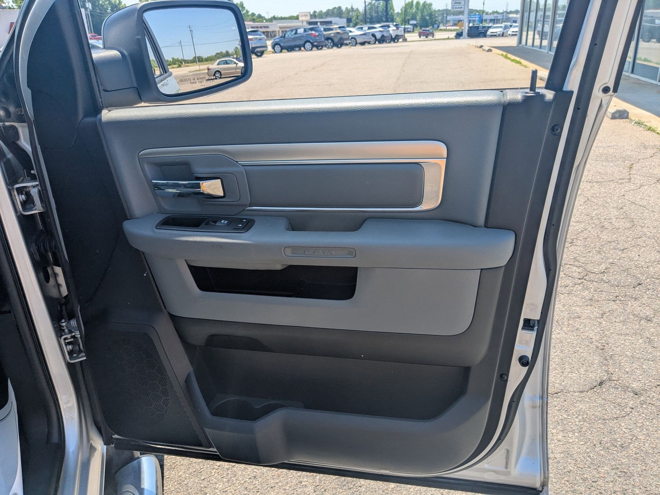 2018 RAM 1500 Big Horn Crew Cab 4x4 5'7' Box