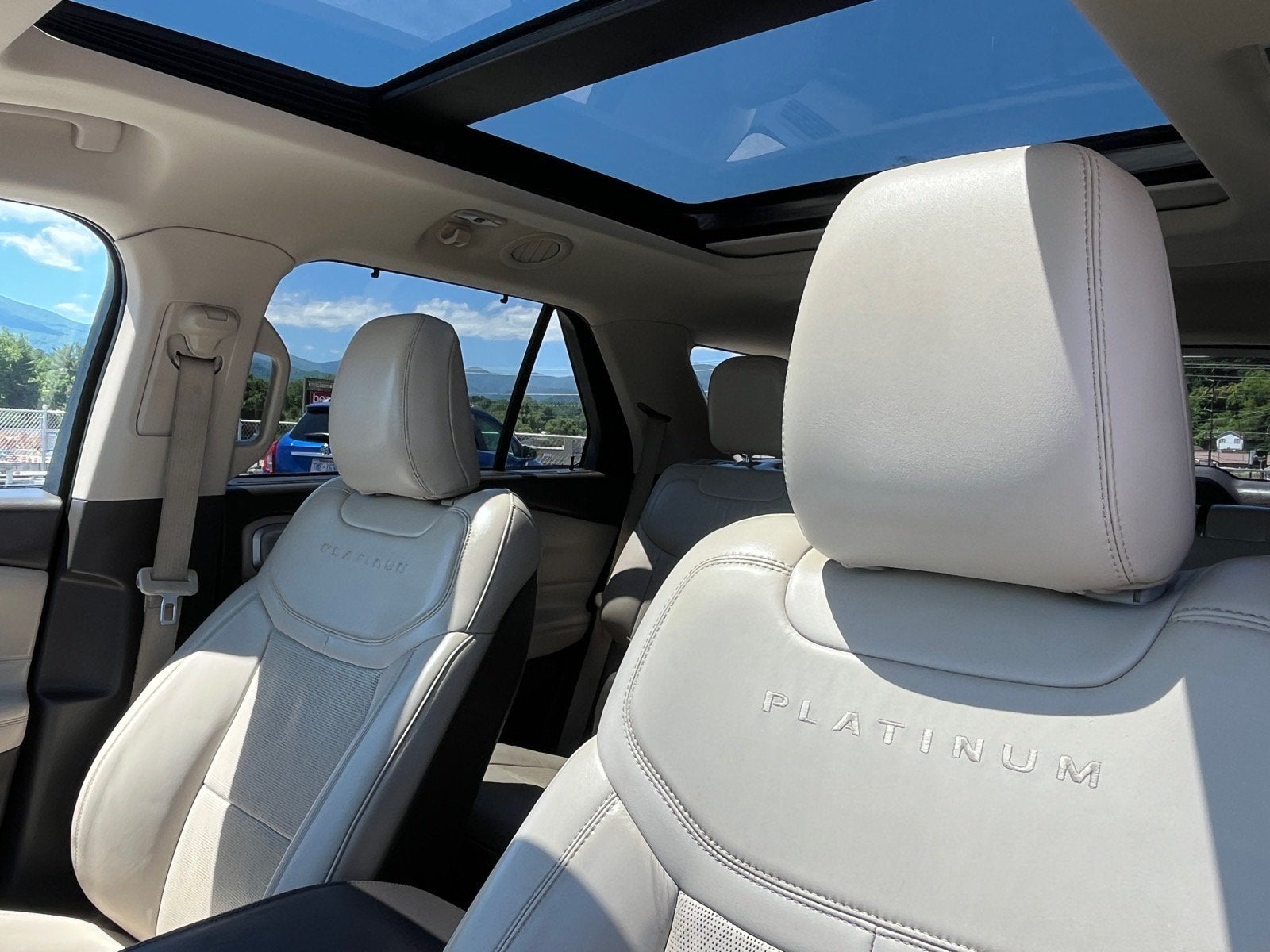 2020 Ford Explorer Platinum