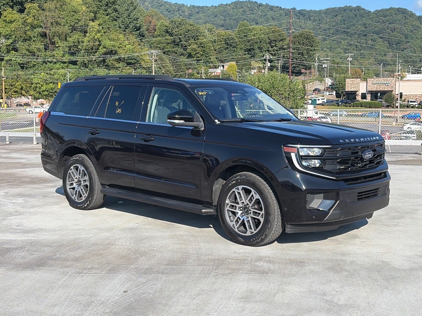 2025 Ford Expedition Active