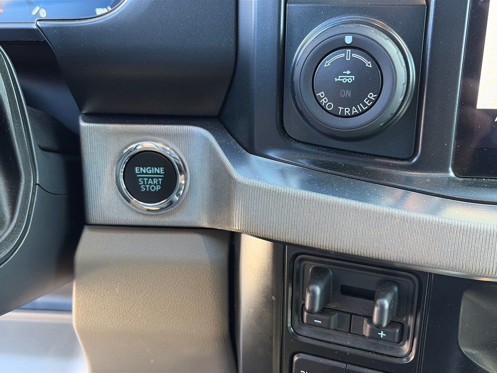 2025 Ford Super Duty F-250 SRW Platinum