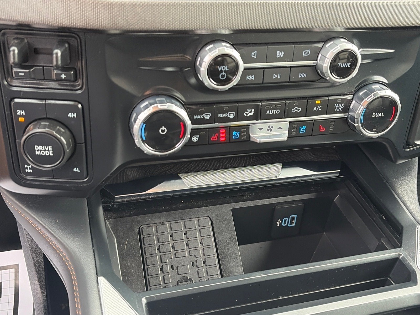 2023 Ford Super Duty F-250 SRW Platinum