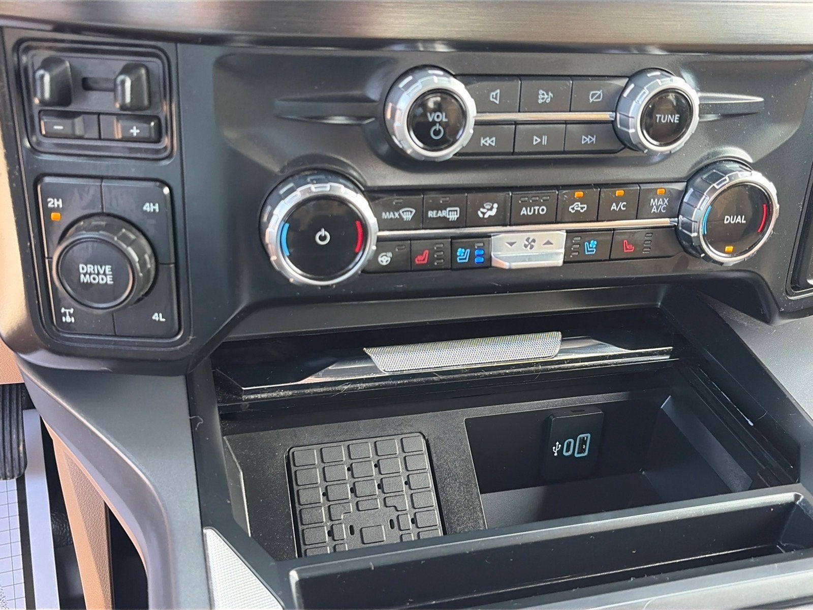 2024 Ford Super Duty F-250 SRW LARIAT