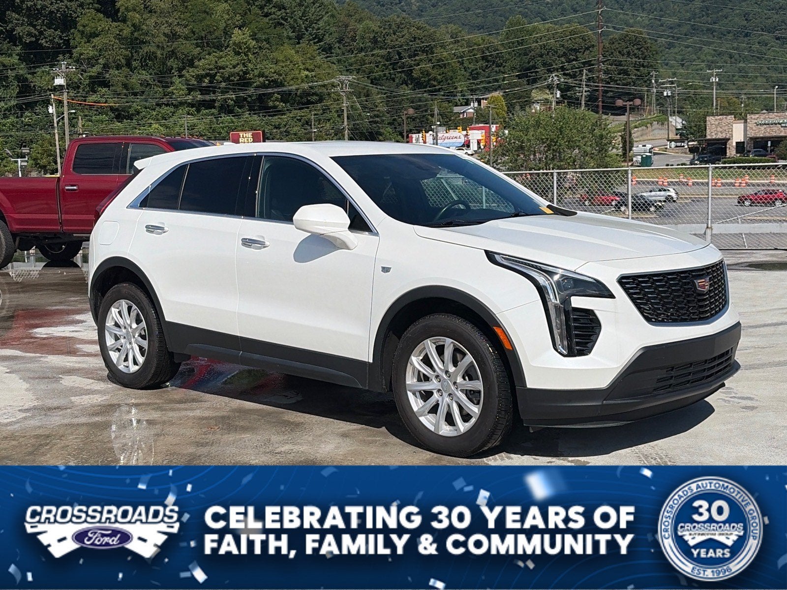 2023 Cadillac XT4 AWD Luxury