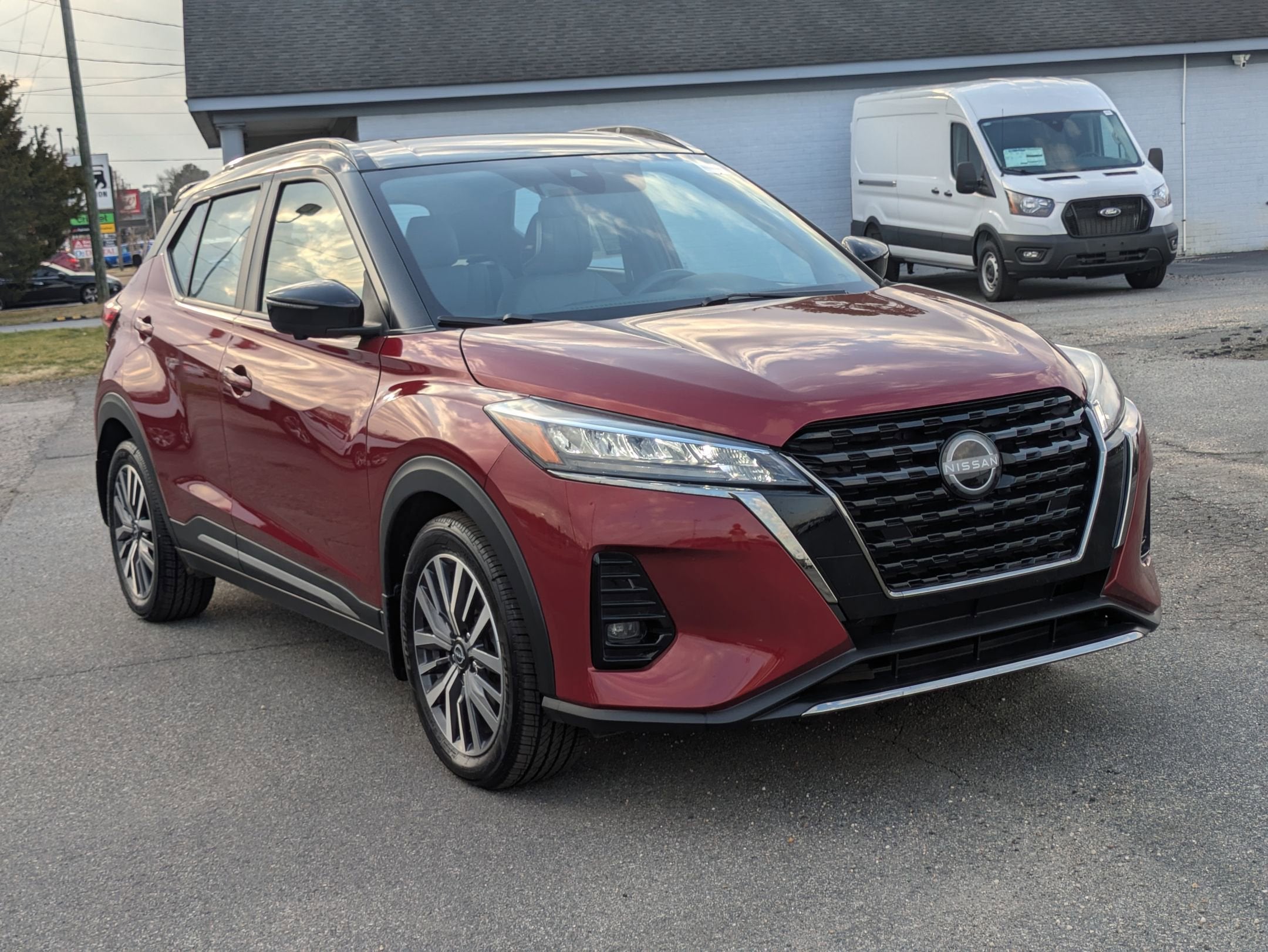 2023 Nissan Kicks SR