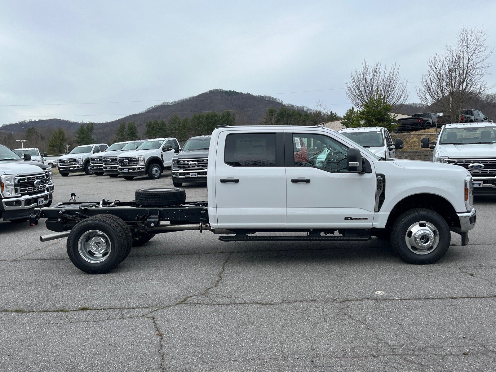 2026 Ford Super Duty F-350 DRW XL