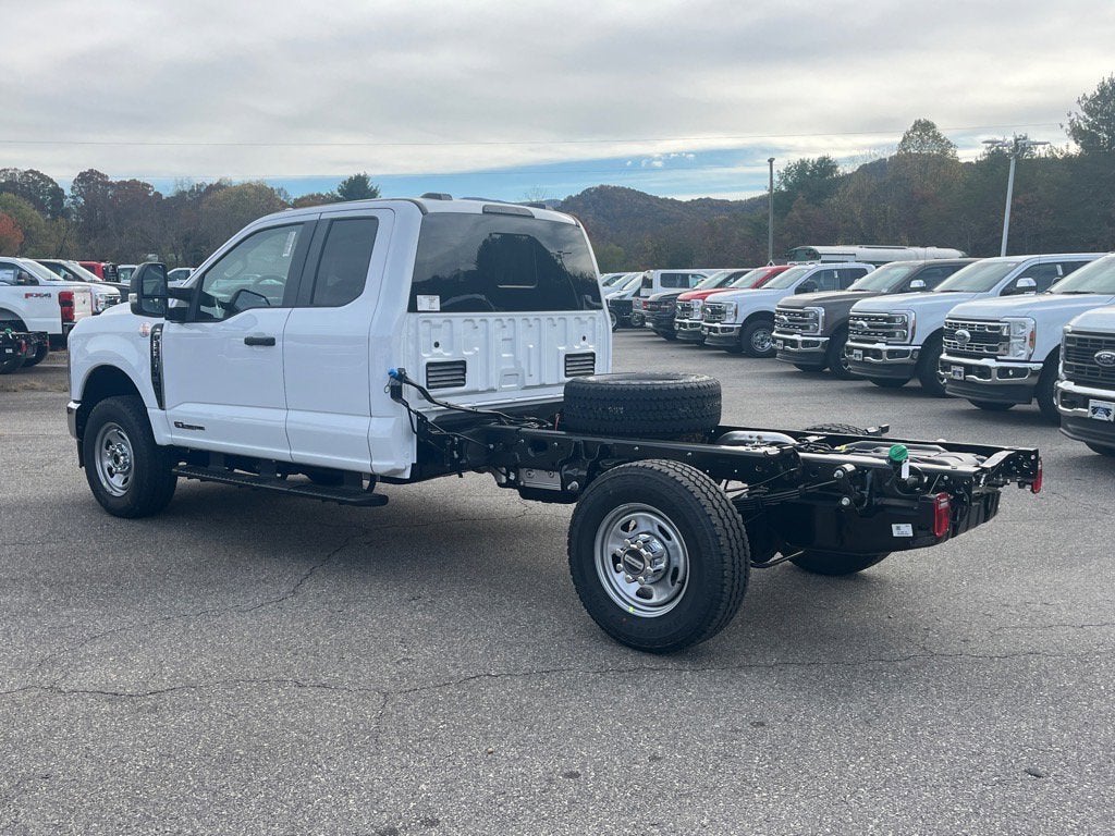 2026 Ford Super Duty F-350 SRW XL