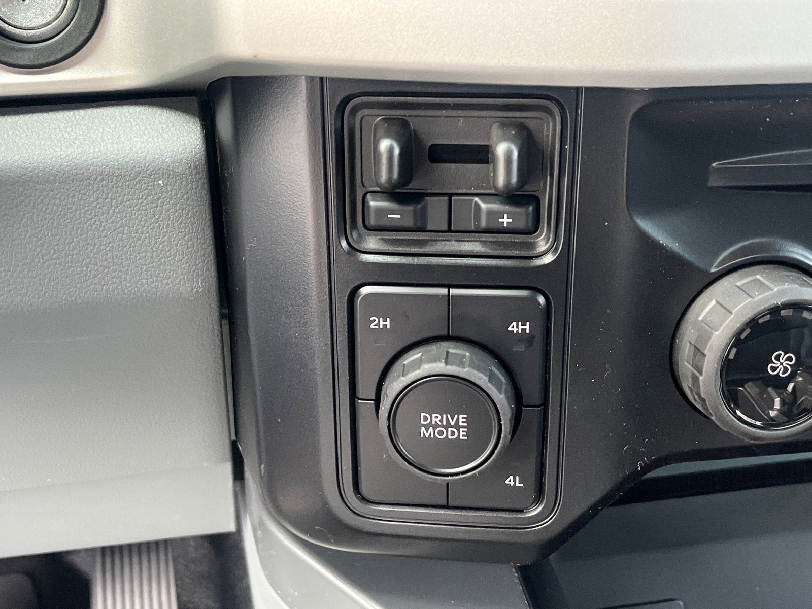 2026 Ford Super Duty F-350 DRW XLT DRW