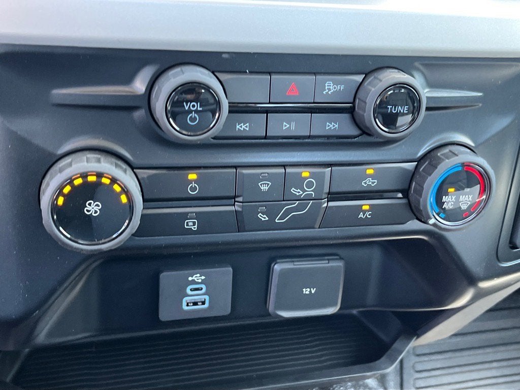 2025 Ford Super Duty F-600 DRW XL