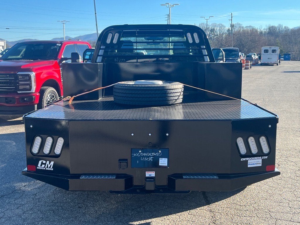 2025 Ford Super Duty F-600 DRW XL