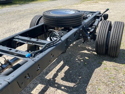 2025 Ford Super Duty F-600 DRW XL