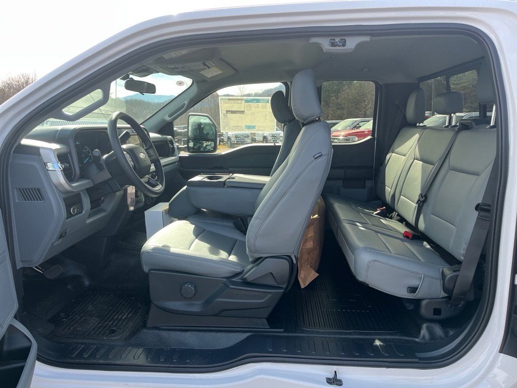 2026 Ford Super Duty F-550 DRW XL DRW