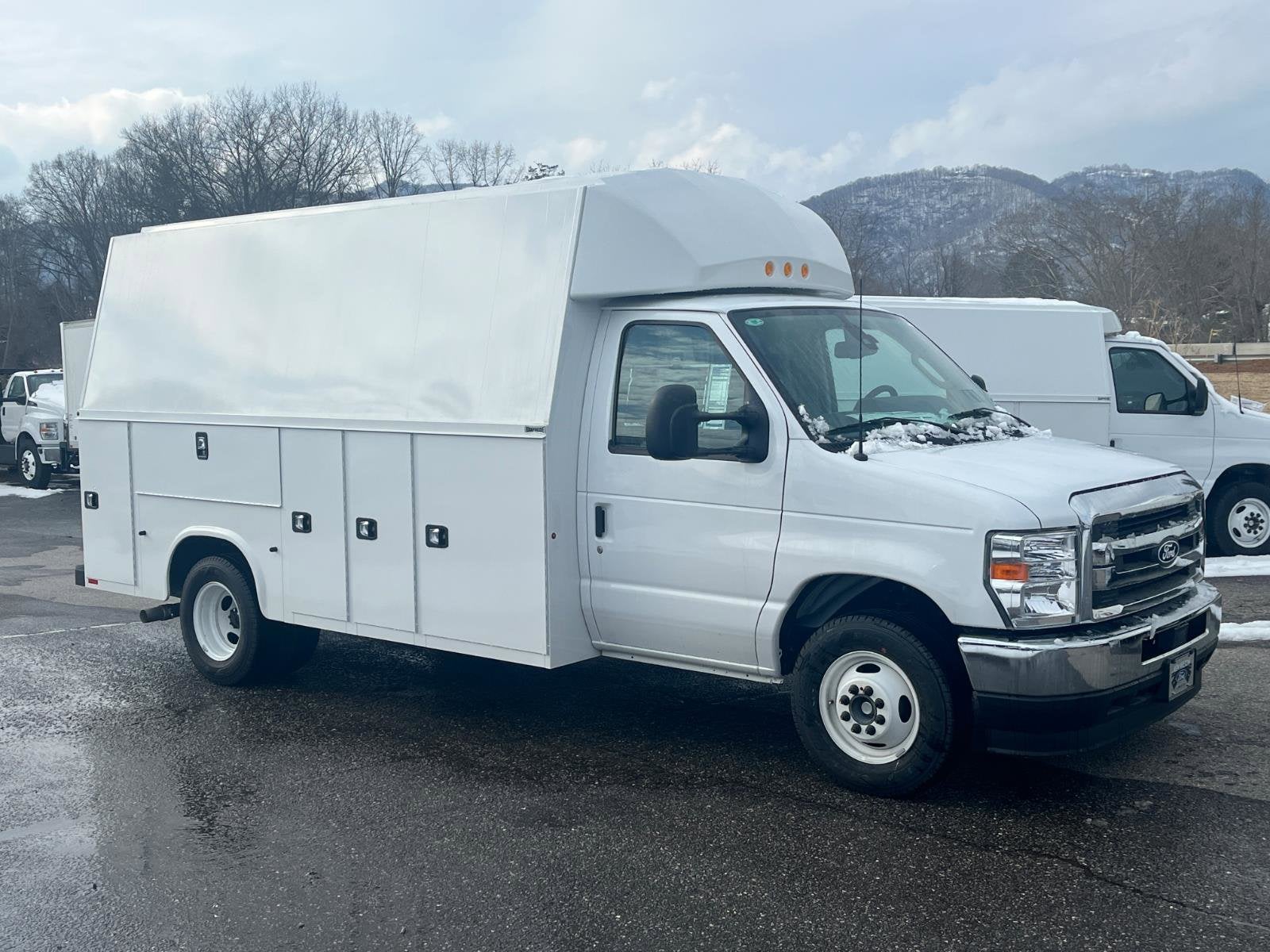 2026 Ford E-Series Cutaway Base Cutaway