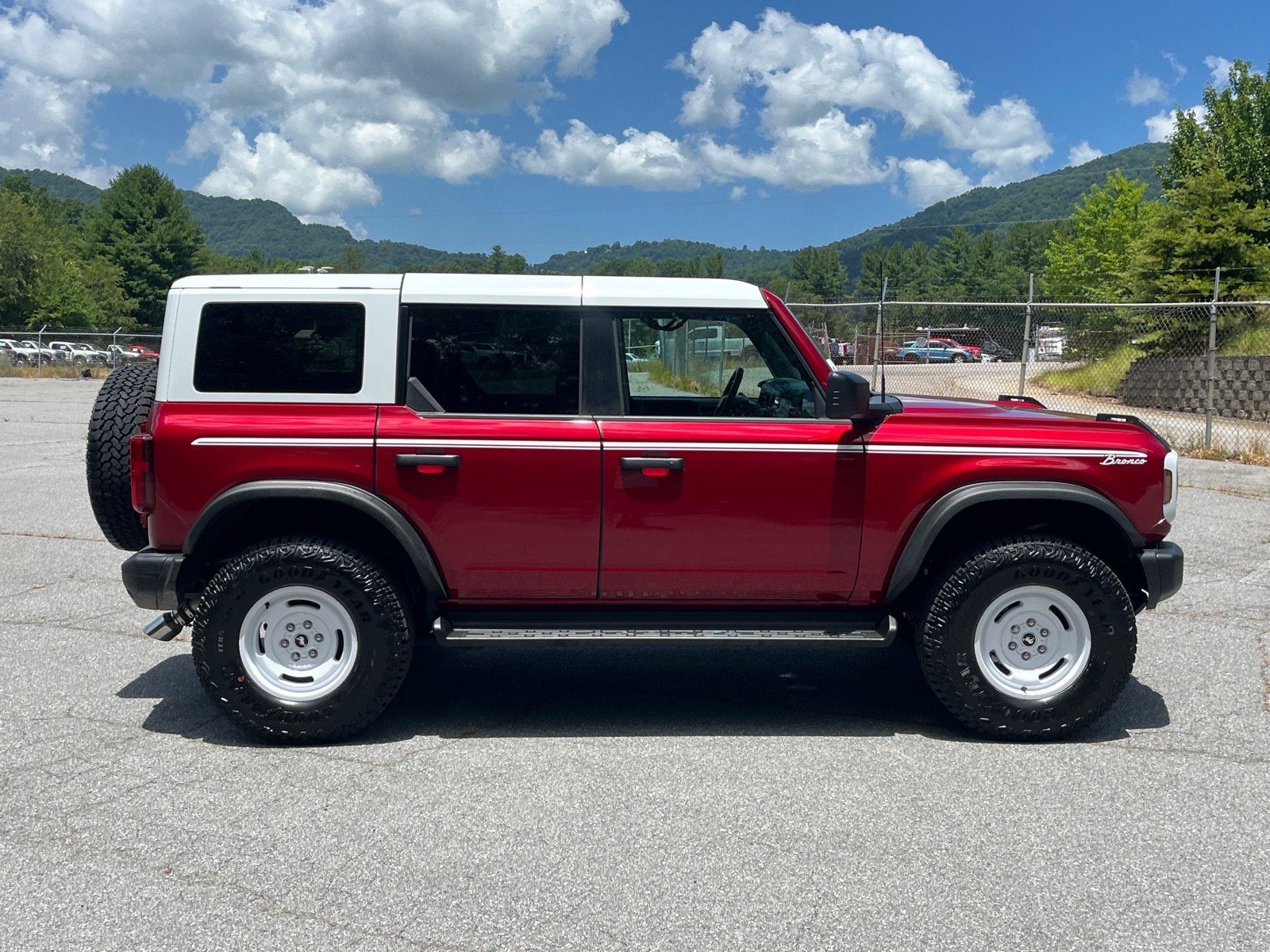 2025 Ford Bronco Heritage Edition