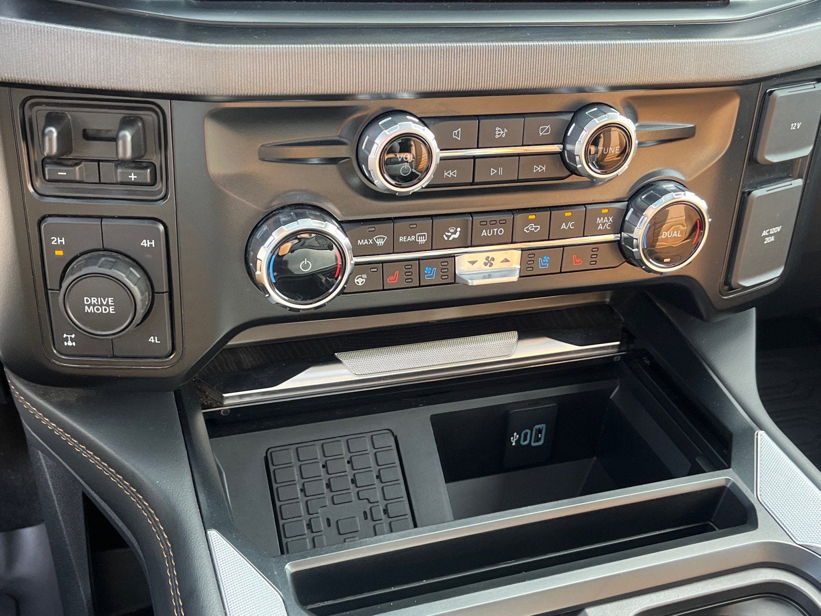 2024 Ford Super Duty F-250 SRW Platinum