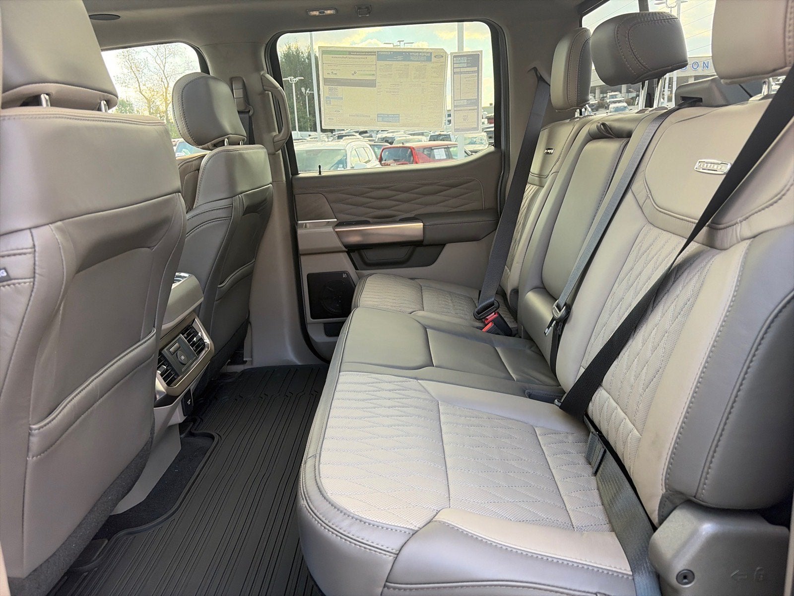 2027 Ford Super Duty F-250 SRW Platinum