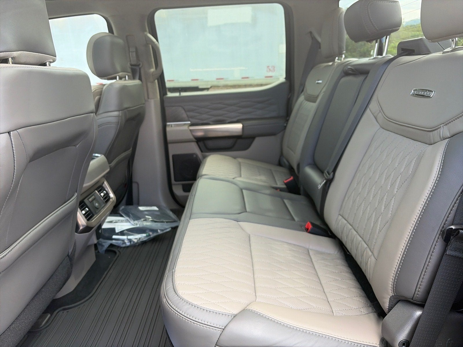 2026 Ford Super Duty F-350 SRW Platinum