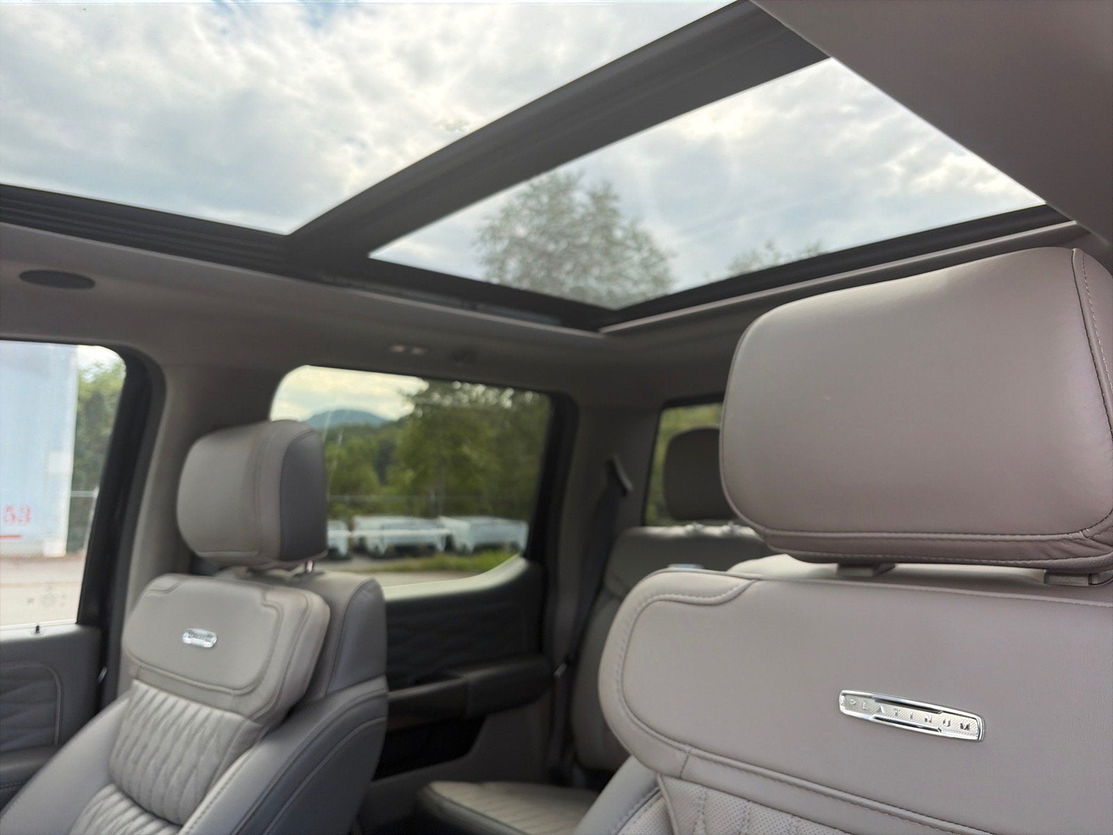 2026 Ford Super Duty F-350 SRW Platinum