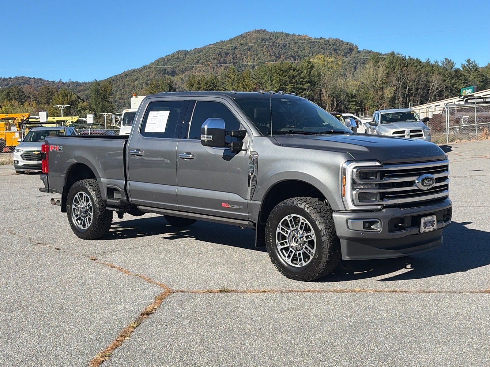 2025 Ford Super Duty F-350 SRW Platinum