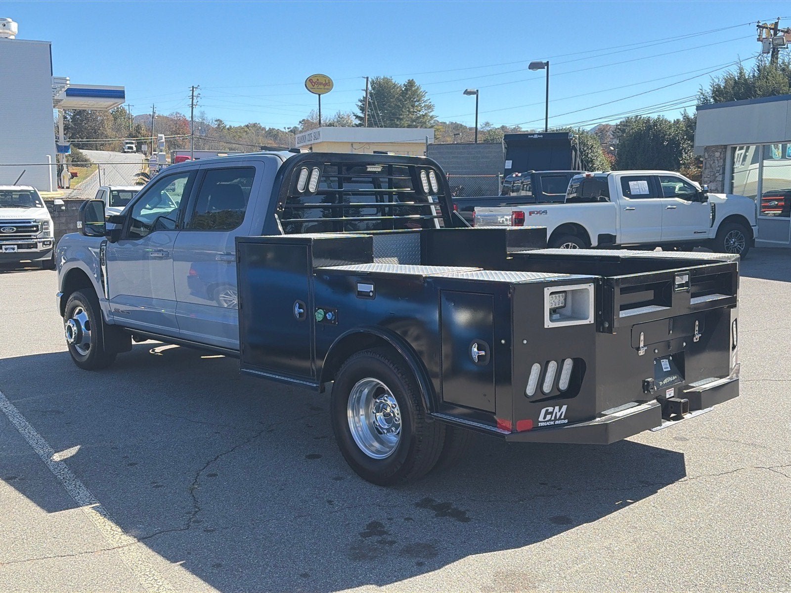 2024 Ford Super Duty F-350 DRW LARIAT