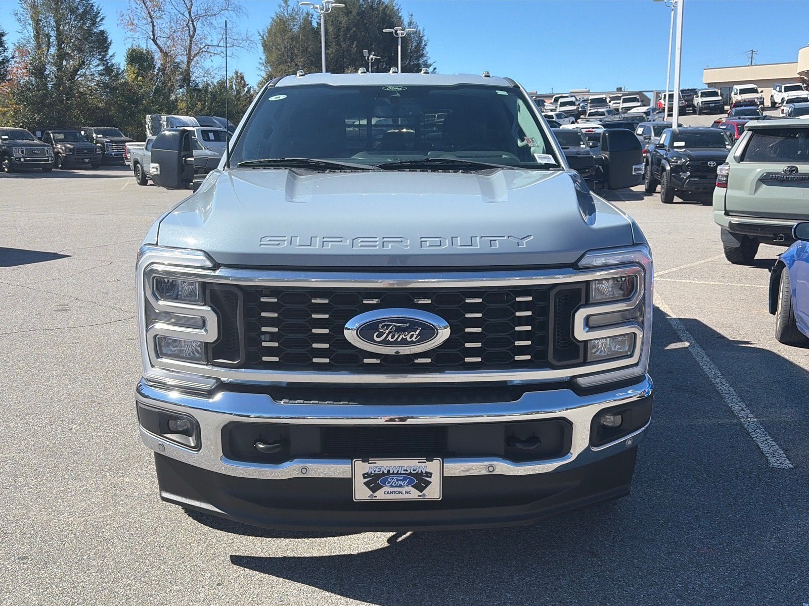 2024 Ford Super Duty F-350 DRW LARIAT
