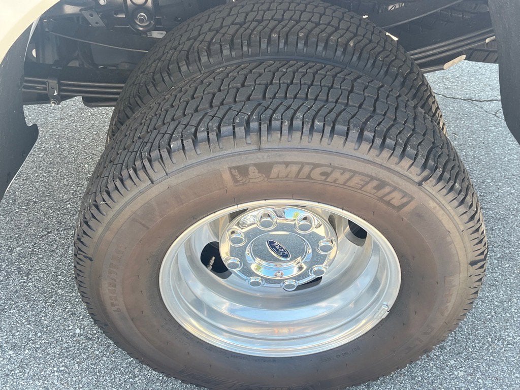 2025 Ford Super Duty F-350 DRW Lariat DRW