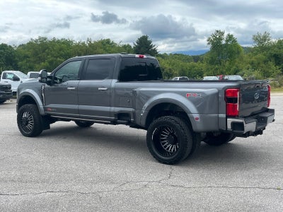 2025 Ford Super Duty F-450 DRW LARIAT