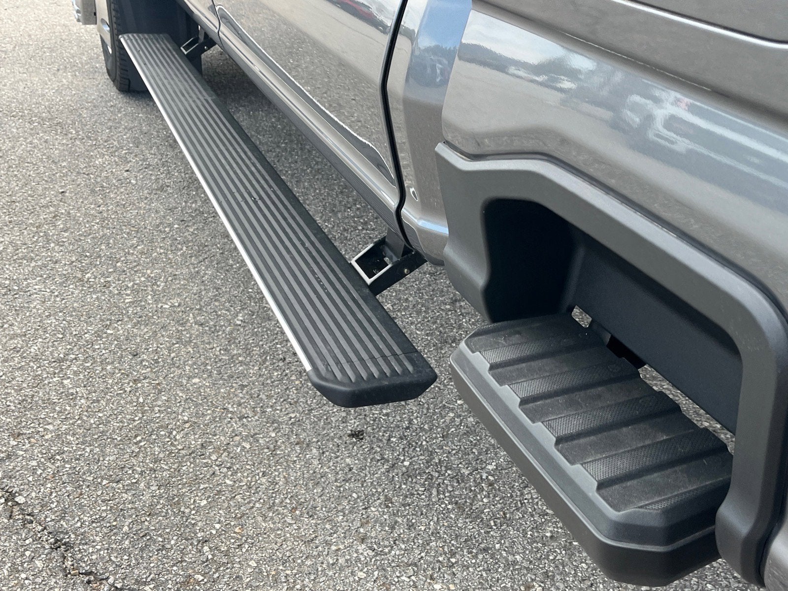 2023 Ford Super Duty F-450 DRW LARIAT