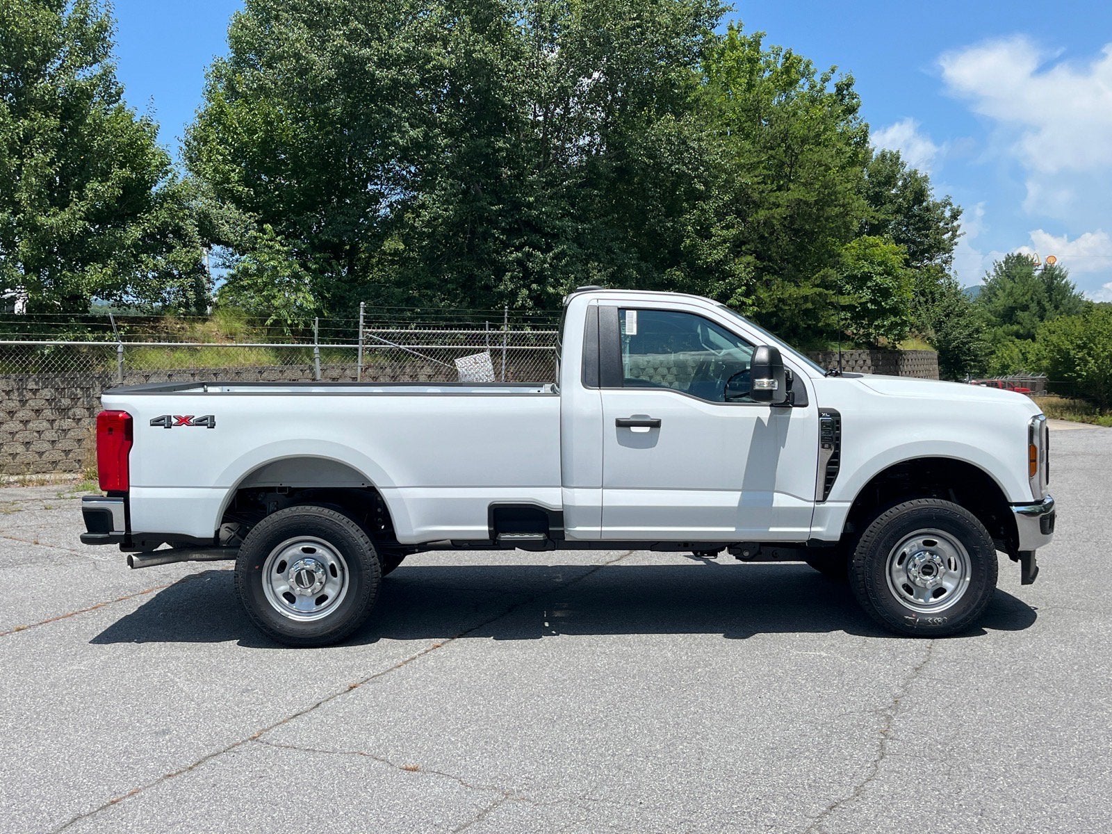 2026 Ford Super Duty F-350 SRW XL