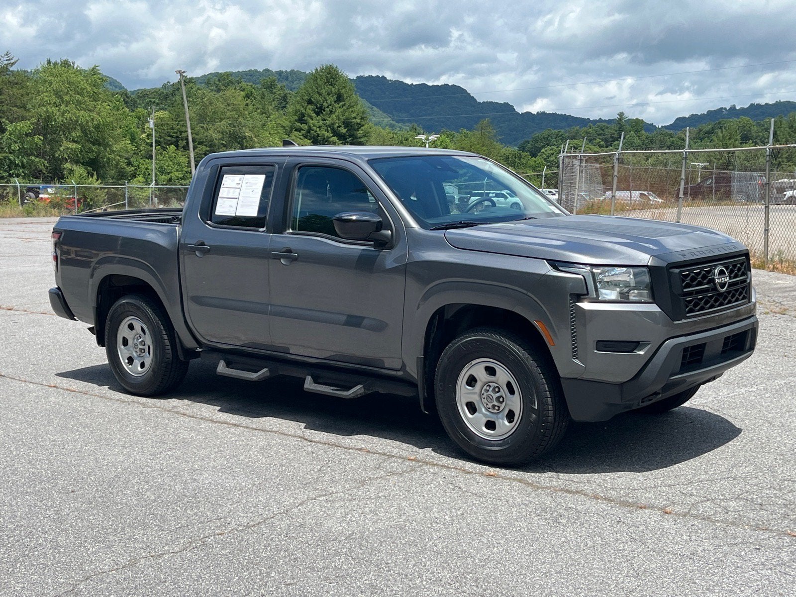 2023 Nissan Frontier S