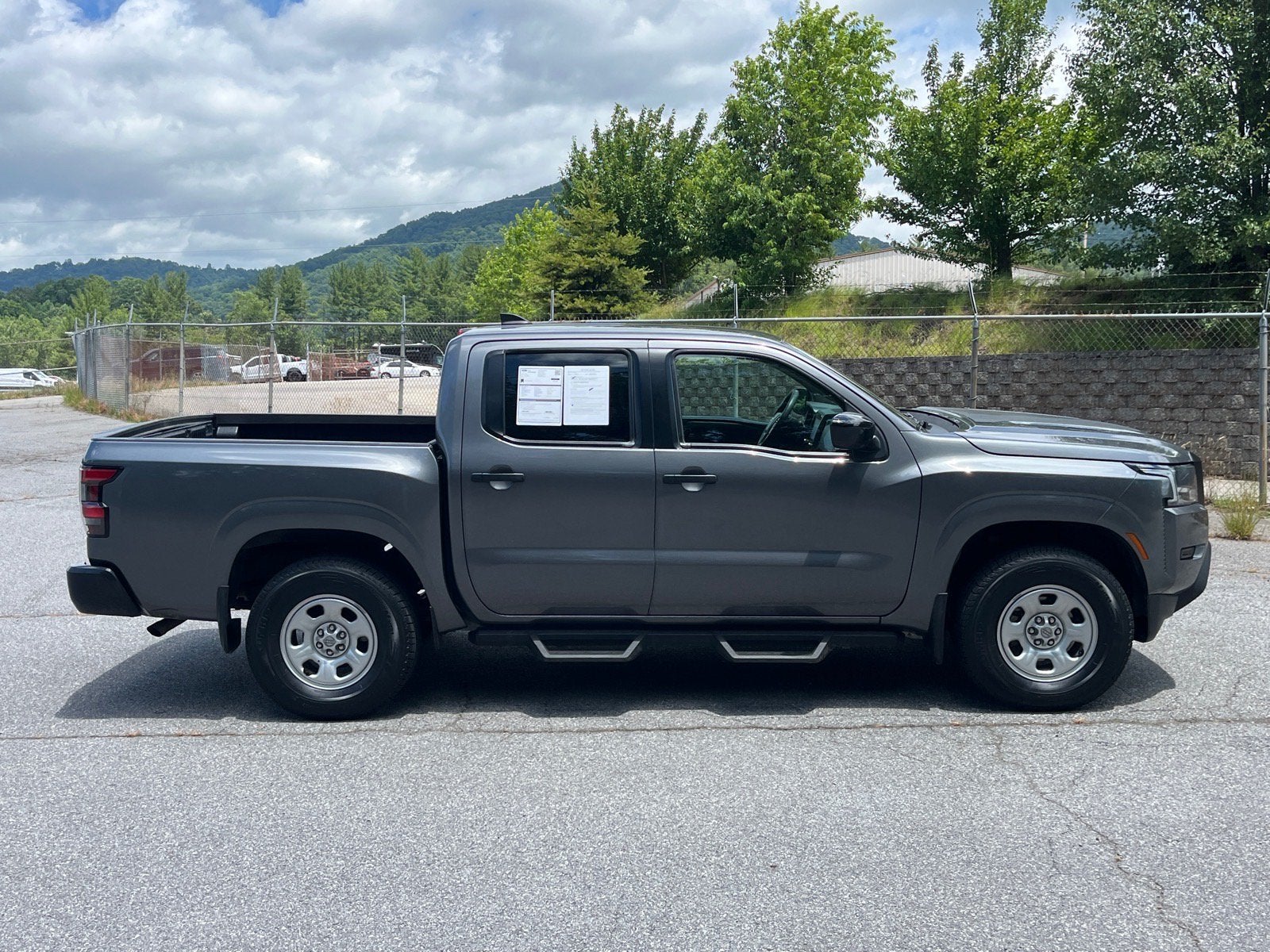 2023 Nissan Frontier S