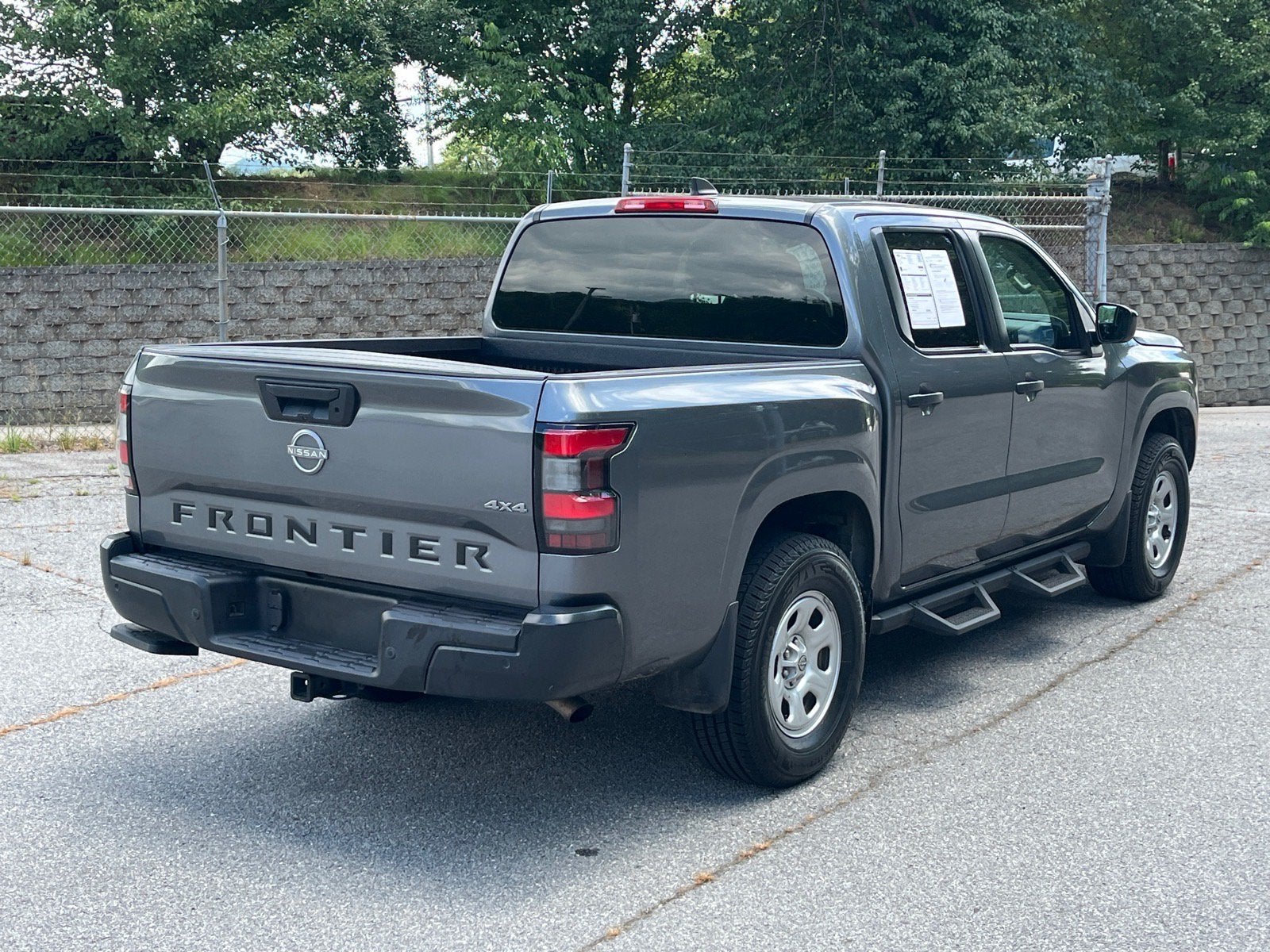 2023 Nissan Frontier S