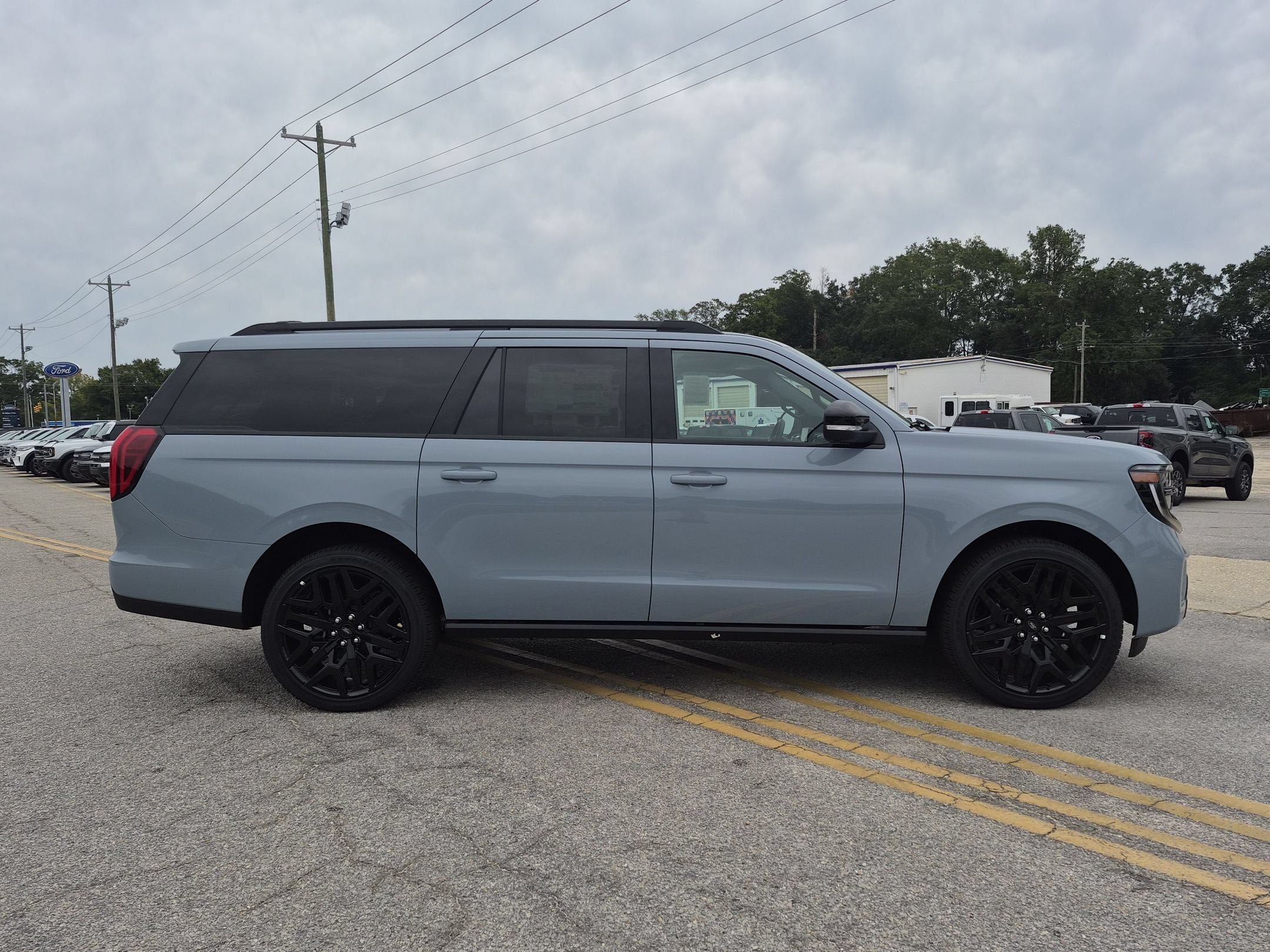 2027 Ford Expedition Max Platinum