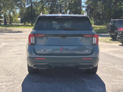 2025 Ford Explorer ST-Line