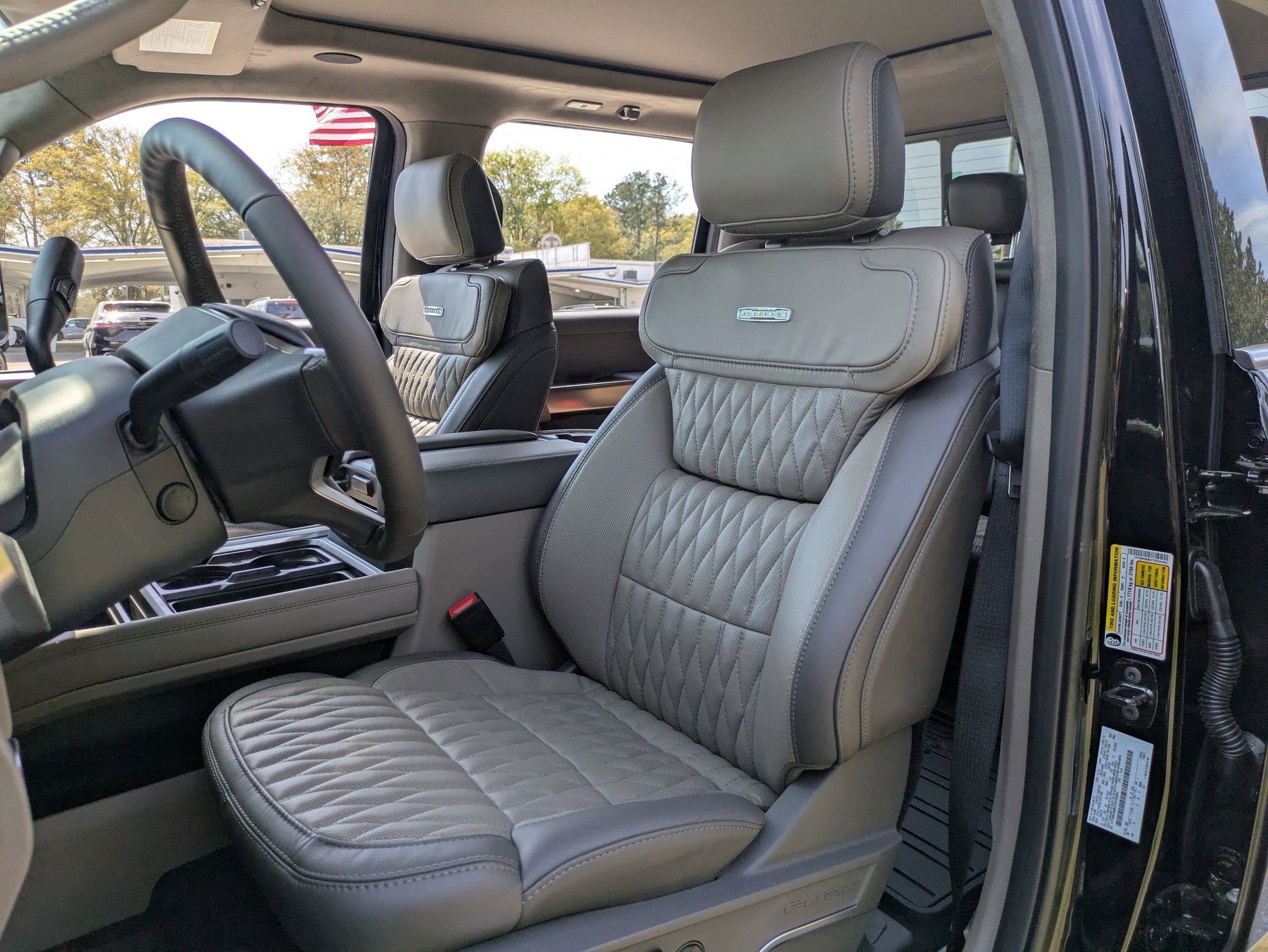 2026 Ford Super Duty F-350 SRW Platinum