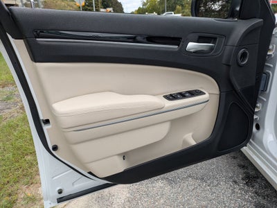 2023 Chrysler 300 Touring