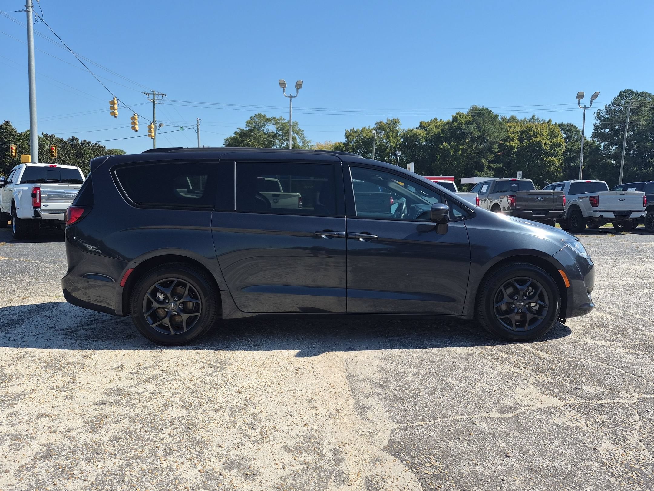 2020 Chrysler Pacifica Touring L