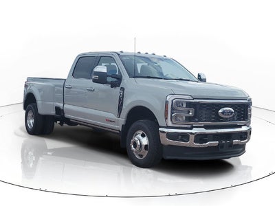 2026 Ford F-350SD Lariat DRW 4WD CREW CAB